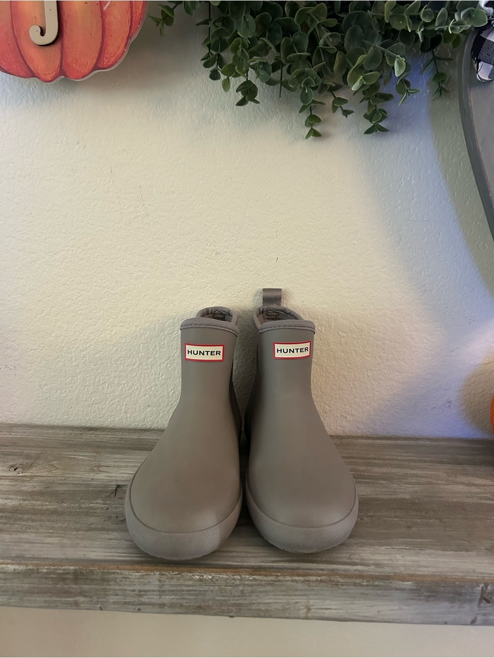 Hunter Kids' Original Waterproof Chelsea
Rain Boot Size 2